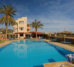 Danelis Studios & Apartments