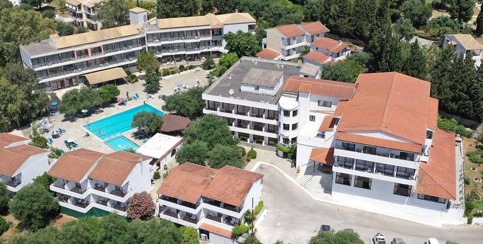 obiekt, teren hotelu, basen