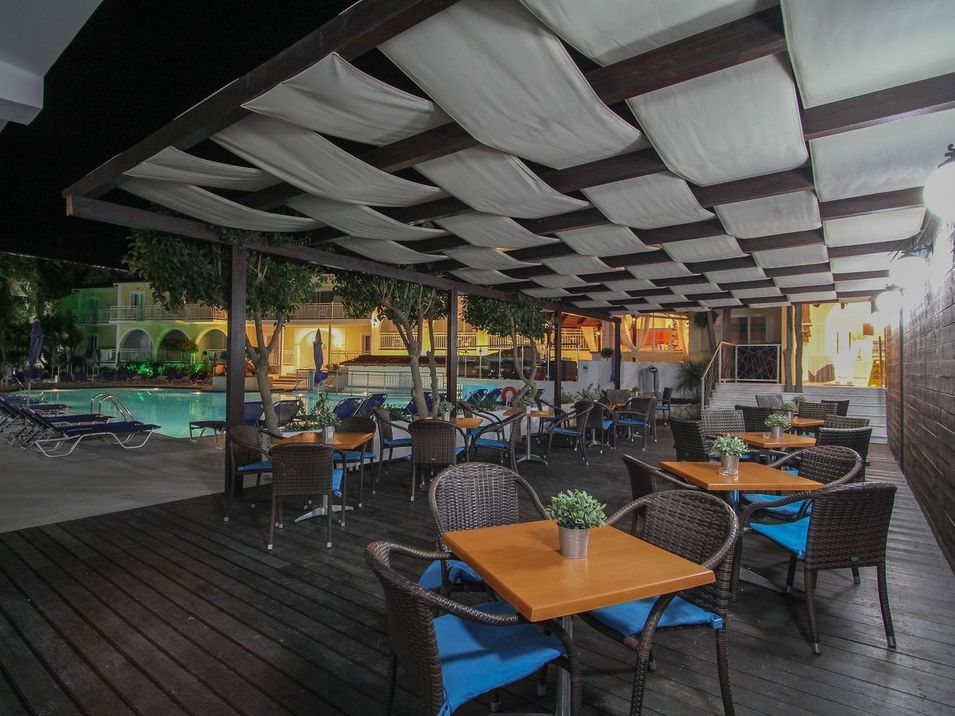 pool bar
