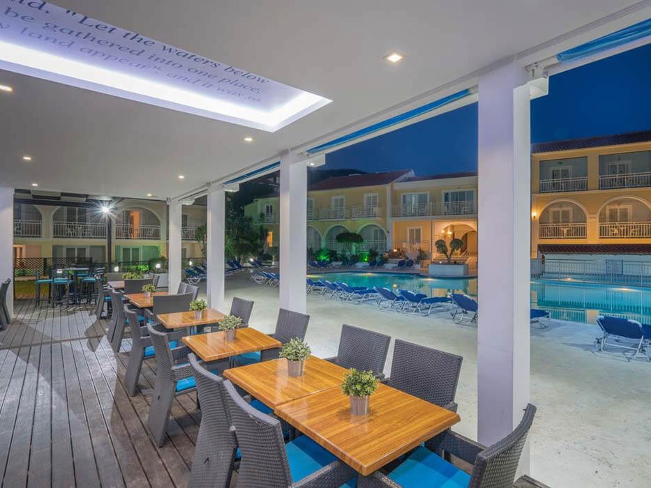 pool bar