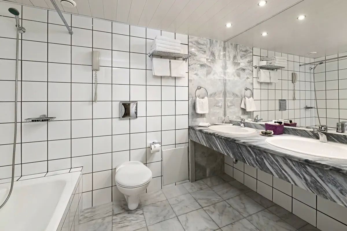 Dionysos - łazienka