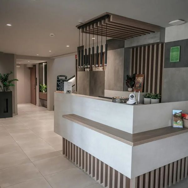 Elizabeth Queen Luxury Rooms