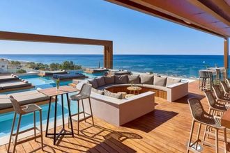 Enorme Santanna Beach Resort