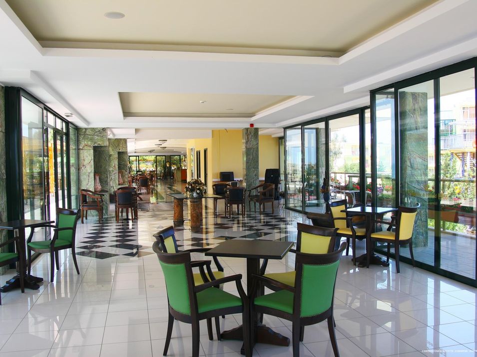 lobby bar