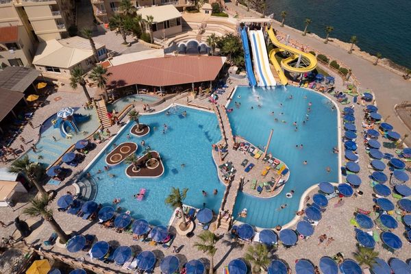 Eri Beach & Village