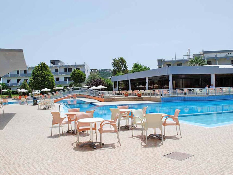 basen, pool bar