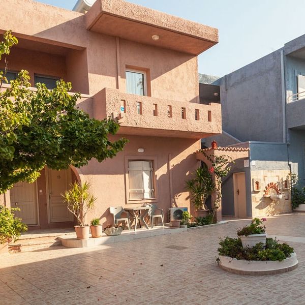 Evina Rooms & Suites