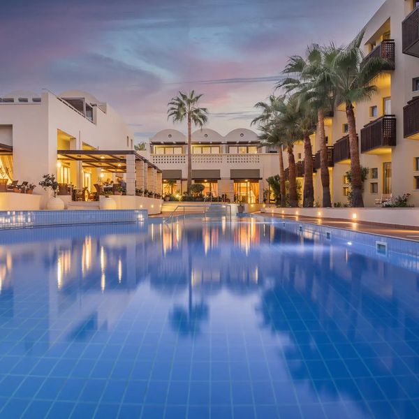 Giannoulis Santa Marina Plaza
