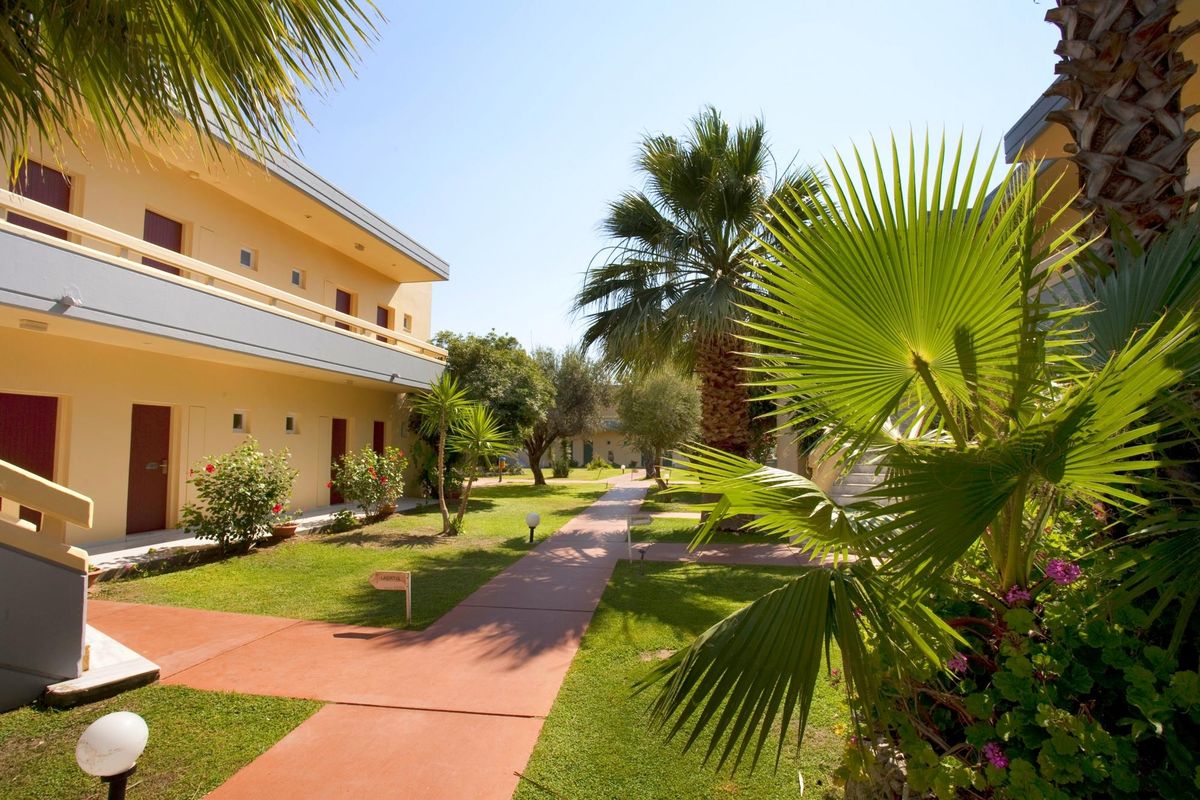 Golden Odyssey - teren hotelu