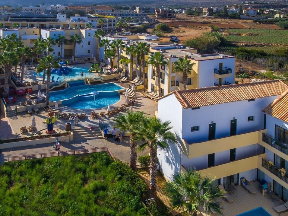 obiekt, teren hotelu