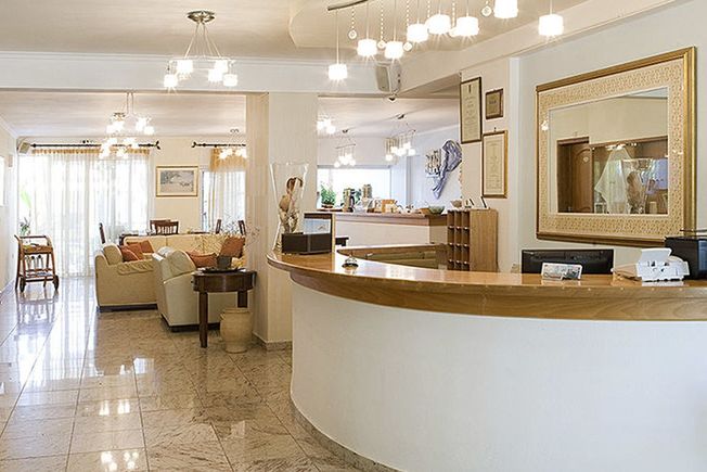 Grand Nefeli - recepcja / lobby