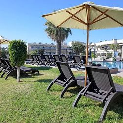 Hillside Studios Apartments