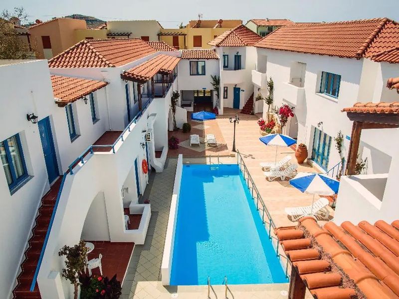 Iliana Apartments & Hotel