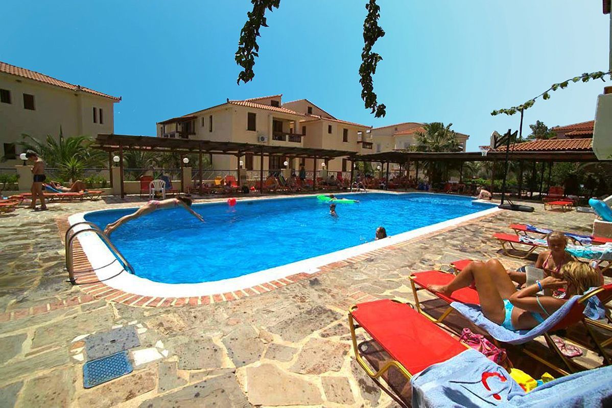 Kampos Village Resort - basen