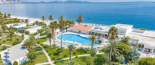 Kinetta Beach Resort