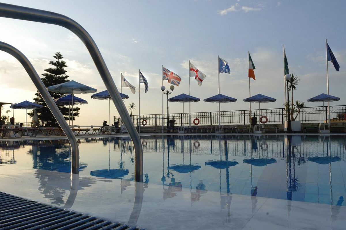 Koni Village - basen