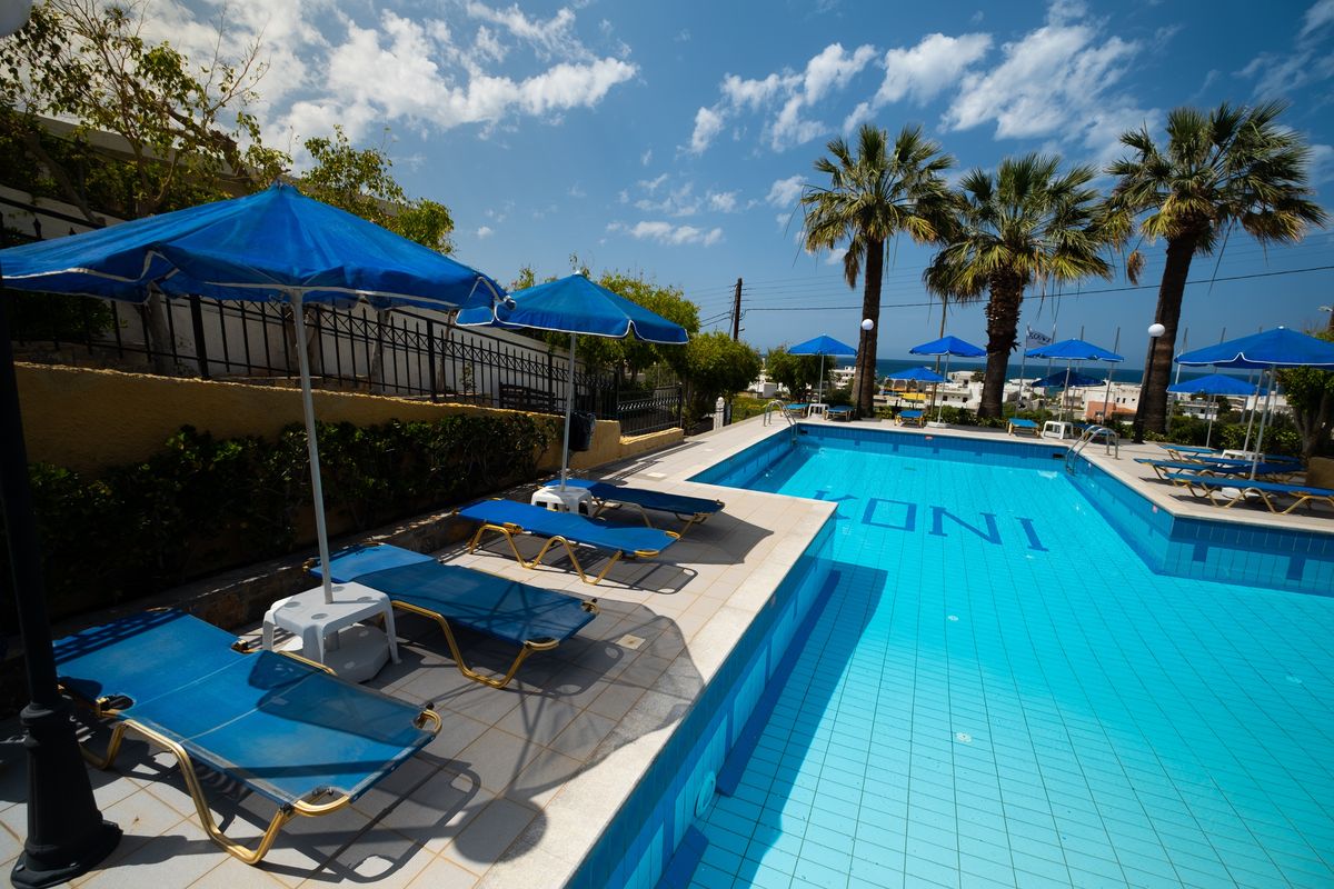 Koni Village - basen