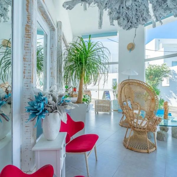 Kouros Home