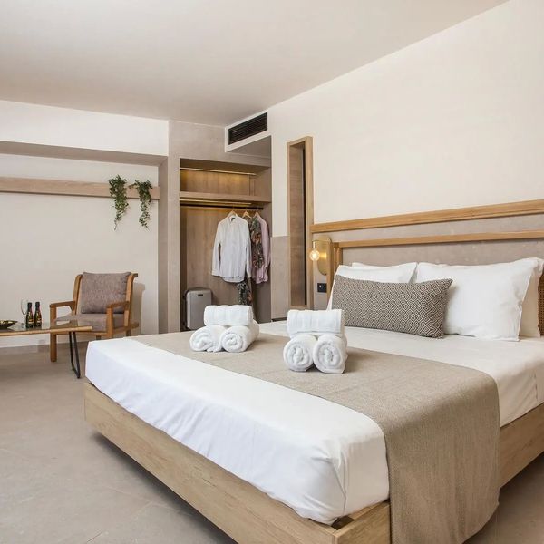 Ladiko Suites