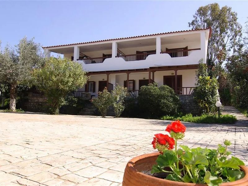 Laka Apartments