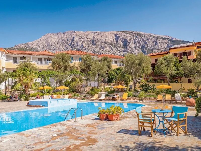 Limnionas Bay Village