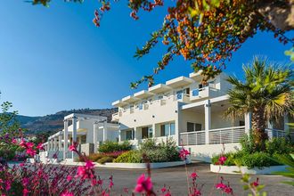 Lindos White Hotel Suites