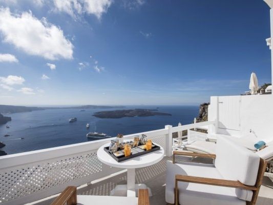 Luxury Aqua Suites Santorini 5*
