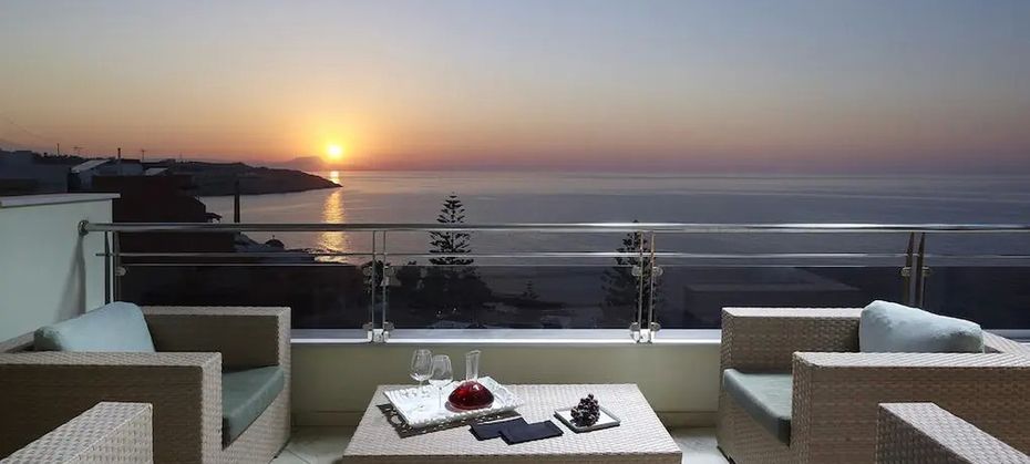 Macaris Suites and Spa