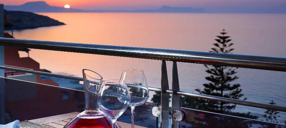 Macaris Suites and Spa