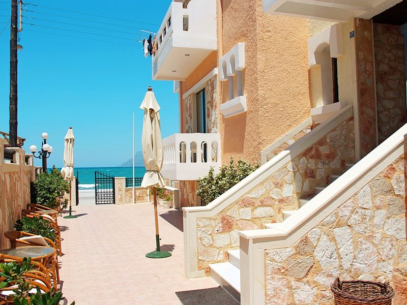 Mandy Studios & Apartments