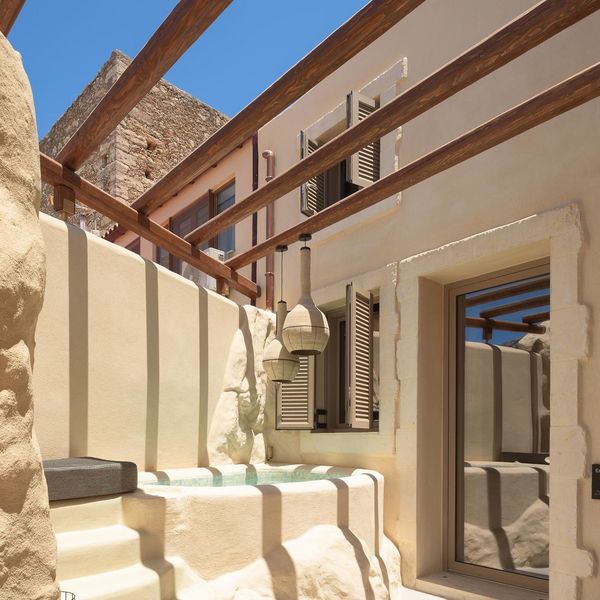 Manili Boutique Suites & Villas