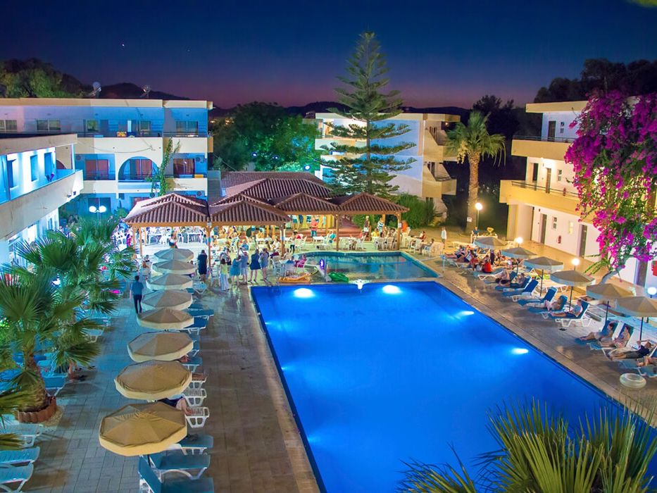 obiekt, teren hotelu, basen