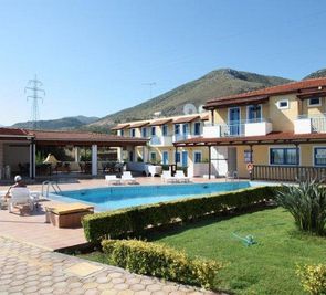 Mareva Apartments