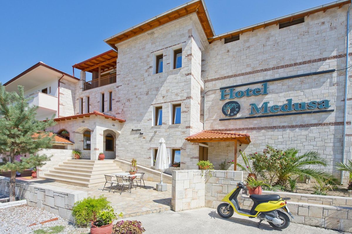 obiekt, teren hotelu