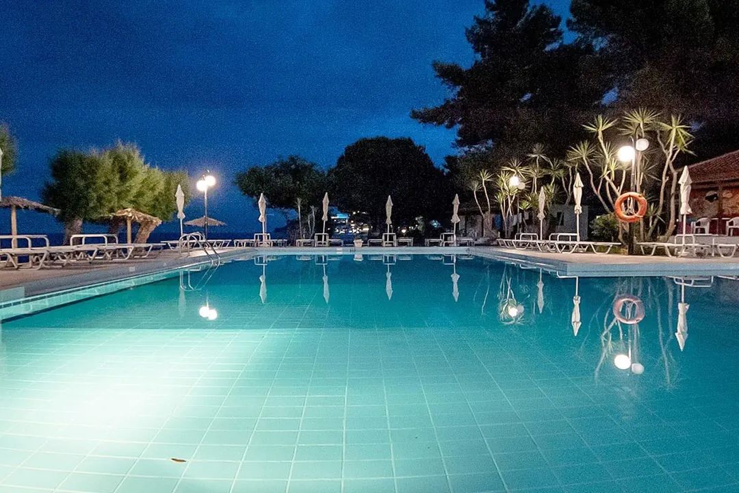 Mimoza Beach - basen