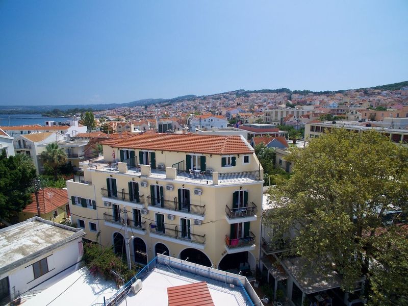Mirabel City Center 3*