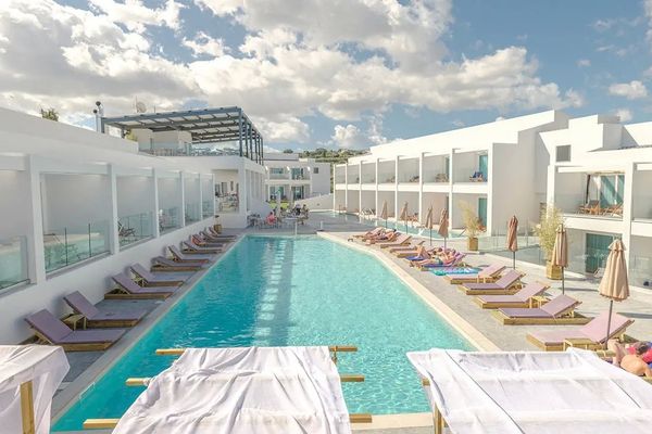 Mirage Bleu Resort
