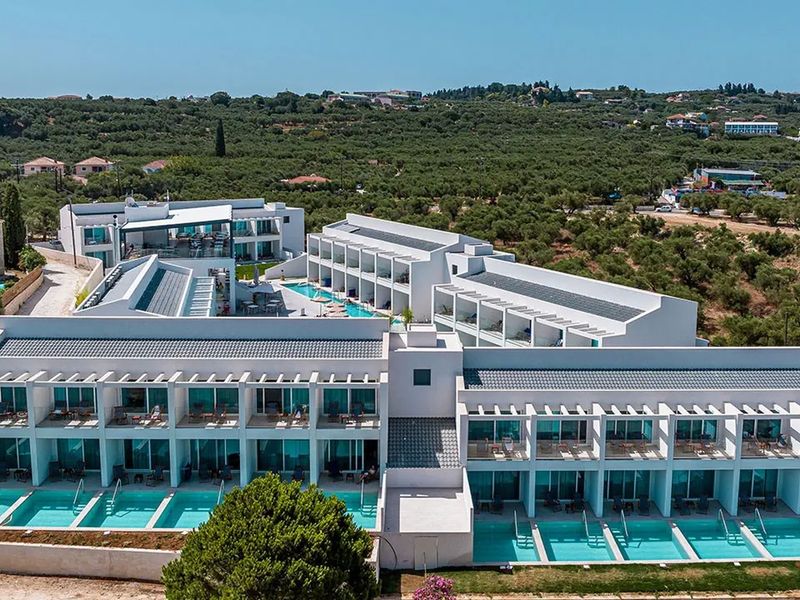 Mirage Bleu Resort
