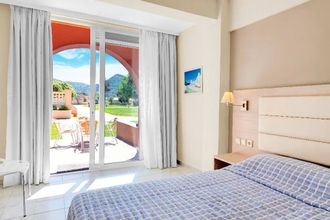 Canvas by Mitsis Messonghi