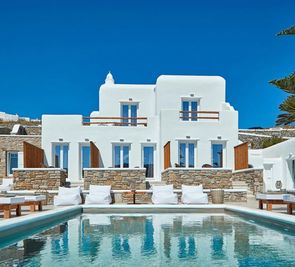 Mykonos Waves Beach House & Suites