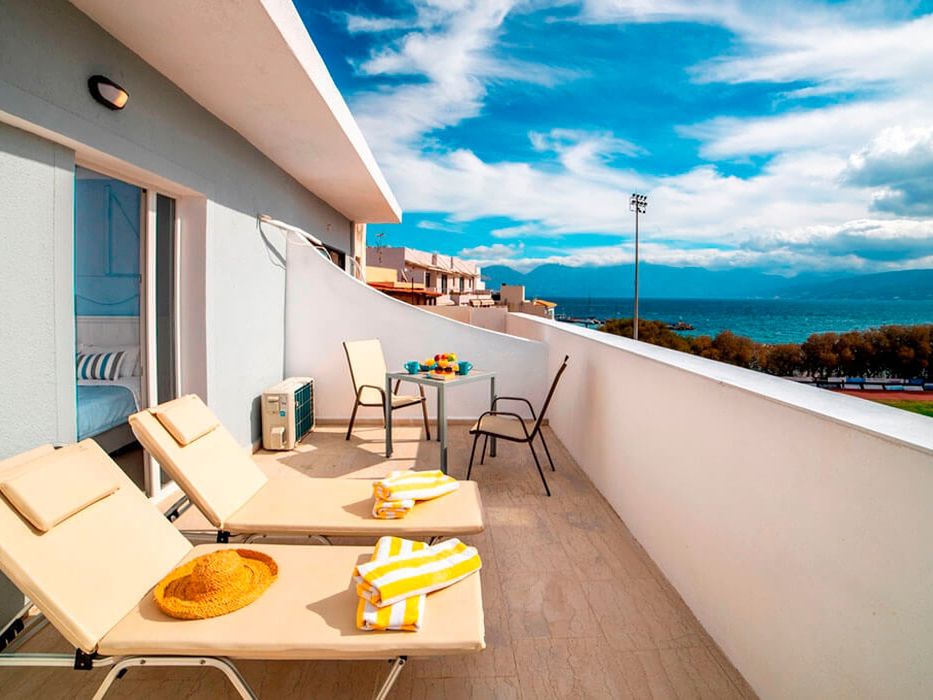 pokój, apartament z widokiem na morze