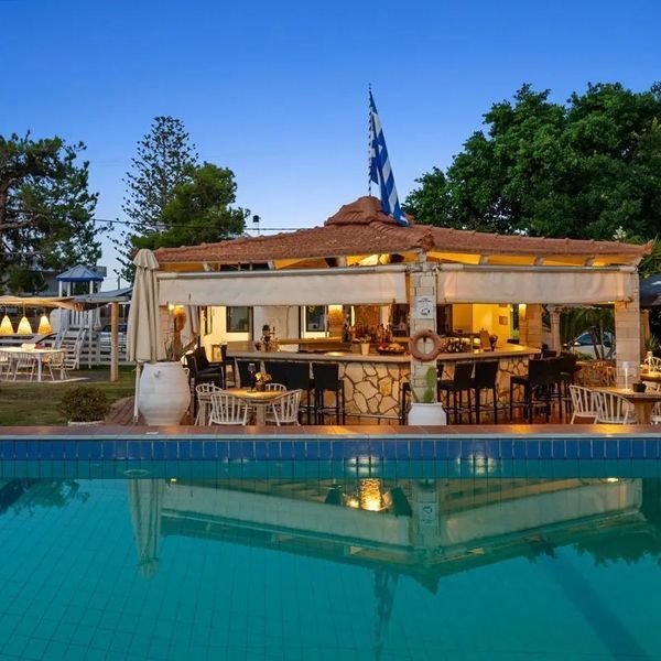 Nikos Apartments