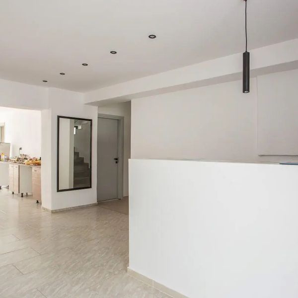 Nikos BnB