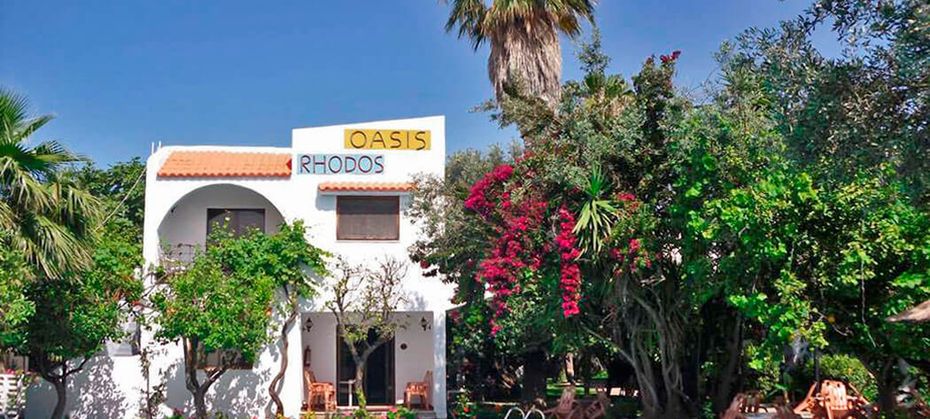 Oasis Hotel & Bungalows