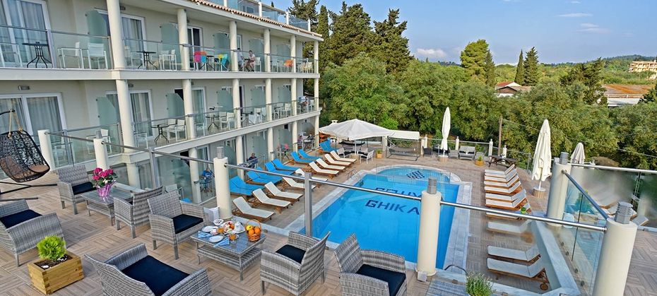 Palapart Gikas Studios & Suites