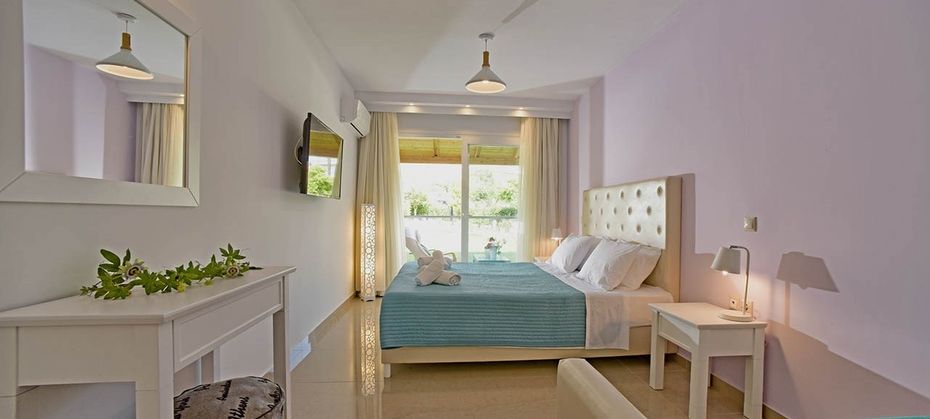 Palapart Gikas Studios & Suites