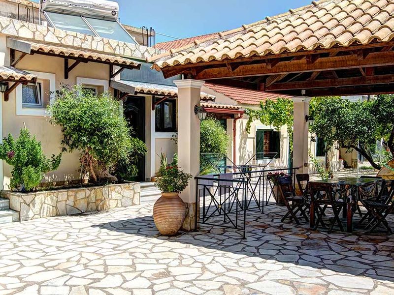 Pandis Studios &amp; Apartments 3*