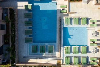 Paralos Venus Suites ex Venus Mare
