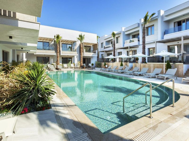 Pefki Deluxe Residences