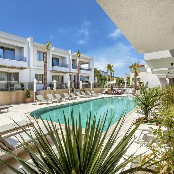 Pefki Deluxe Residences